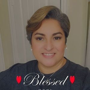 Meet your Posher, Josefa